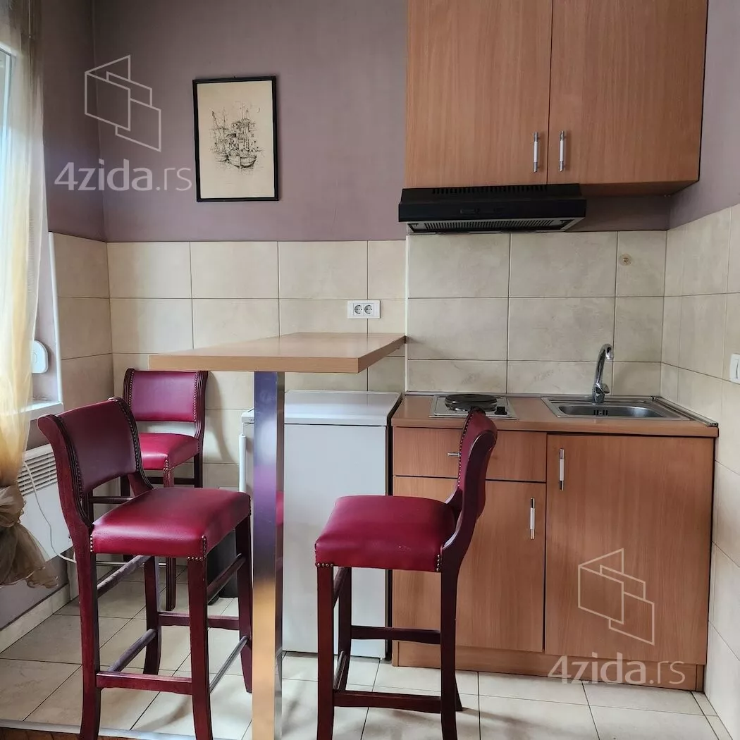 Petosoban stan | 4zida