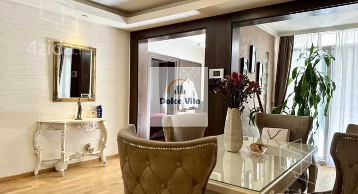 Šestosoban stan | 4zida