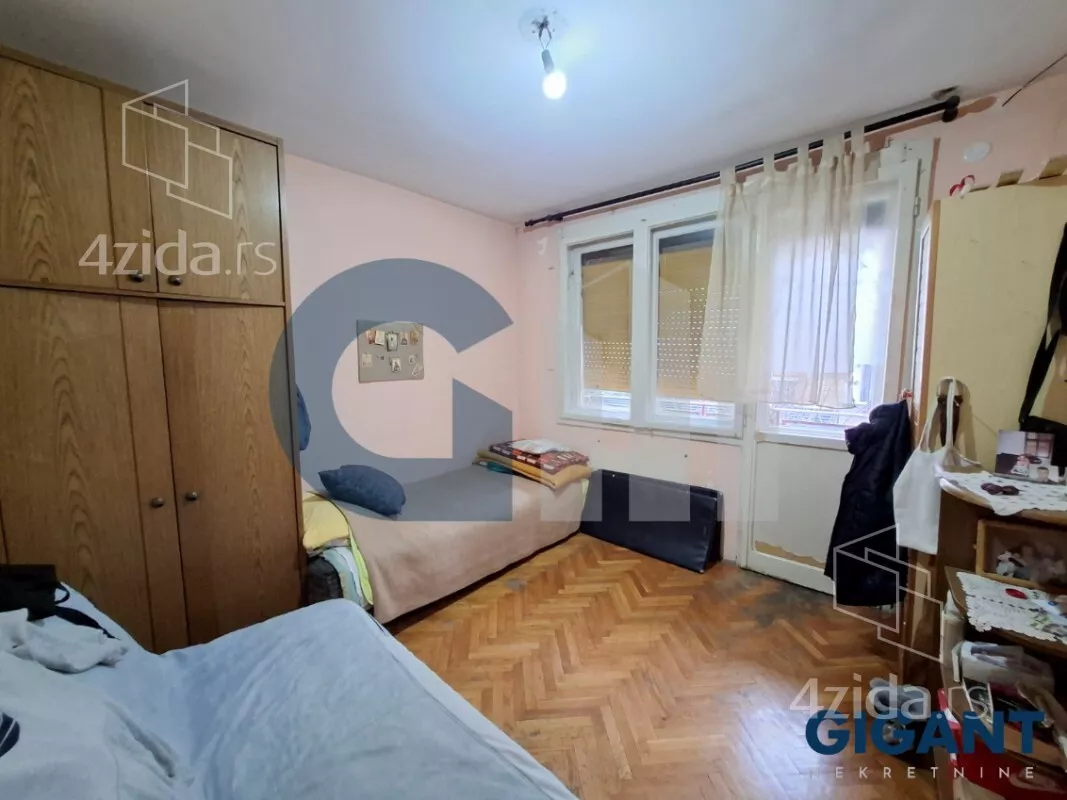 Petosoban stan | 4zida