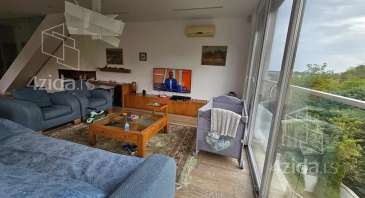 Četvoroiposoban stan | 4zida