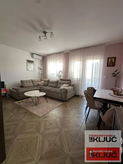 Lipov Gaj | 4zida.rs