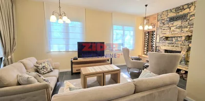 Zova | 4zida.rs