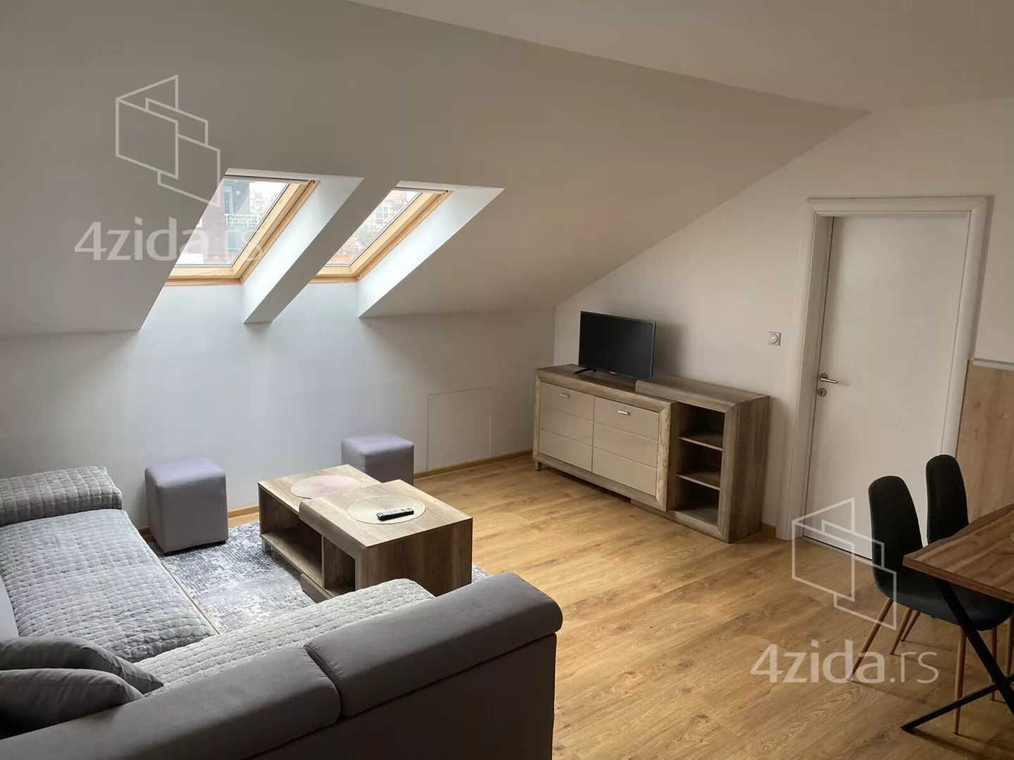 Dvoiposoban stan | 4zida