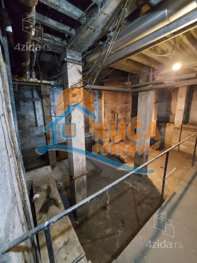 Lokal | 4zida