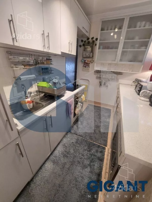 Petosoban stan | 4zida