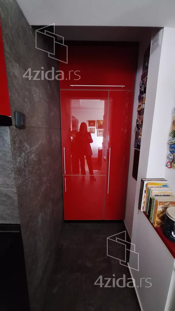 Četvoroiposoban stan | 4zida