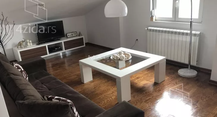 Četvoroiposoban stan | 4zida