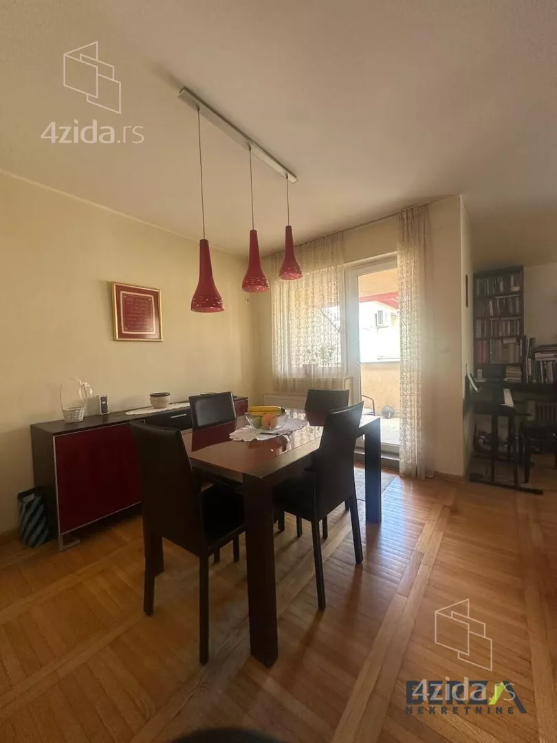 Petosoban stan | 4zida