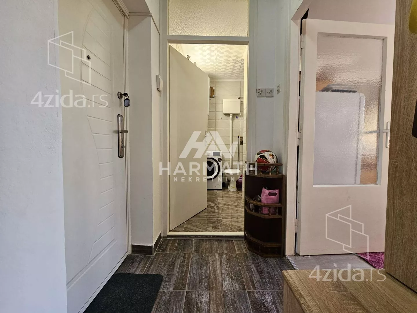 Jednoiposoban stan | 4zida