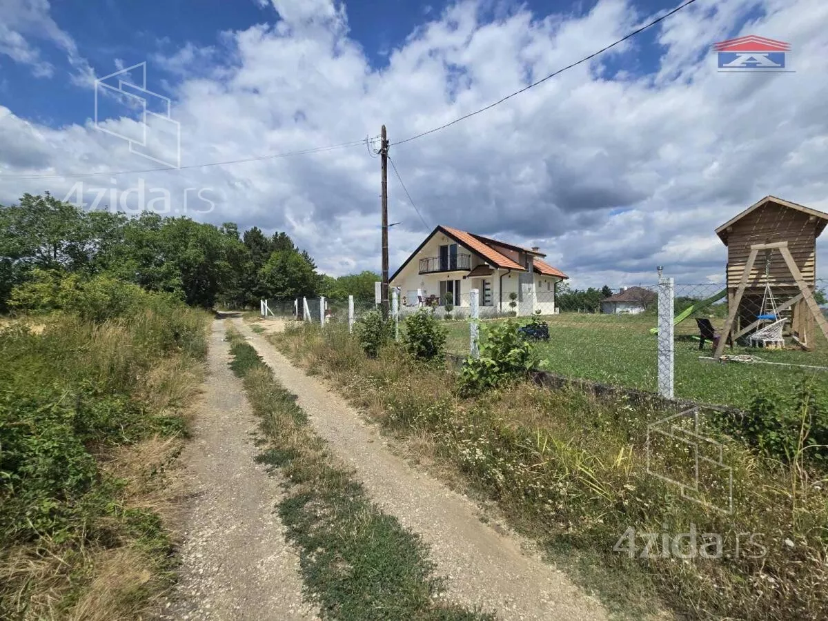 Plac | 4zida