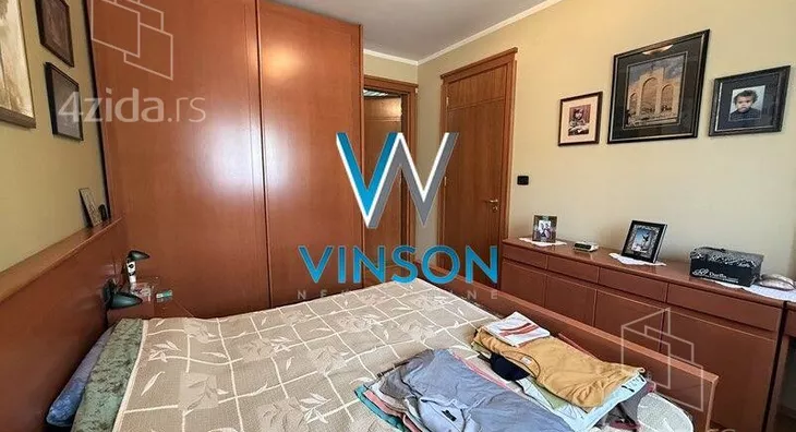 Šestosoban stan | 4zida