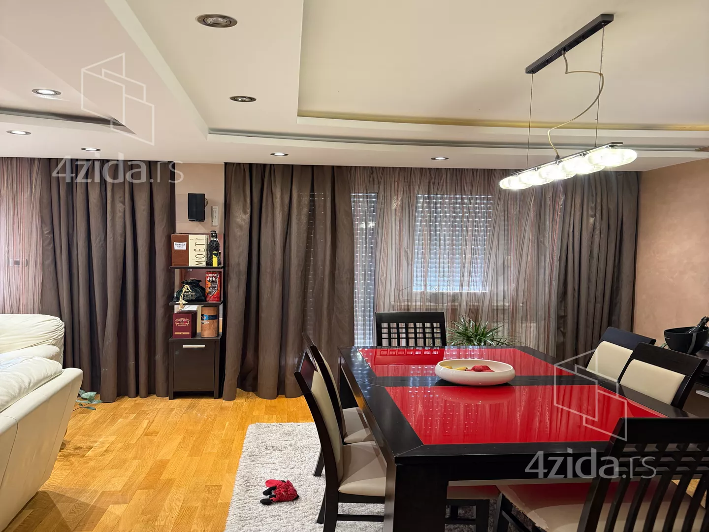 Četvoroiposoban stan | 4zida