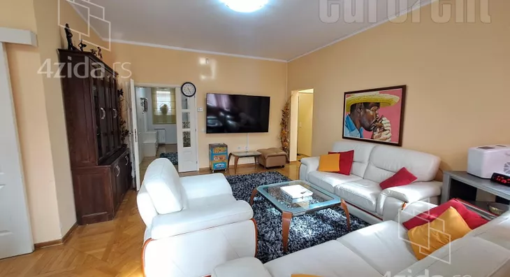 Četvoroiposoban stan | 4zida