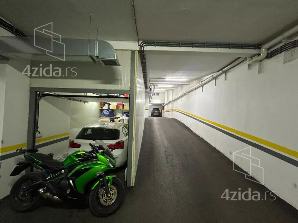 Garaža | 4zida