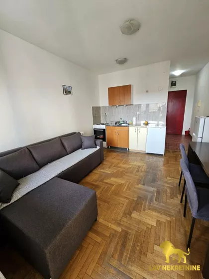 BULEVAR CARA LAZARA | 4zida.rs