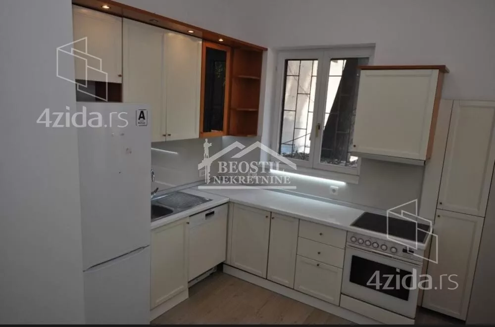 Šestosoban stan | 4zida