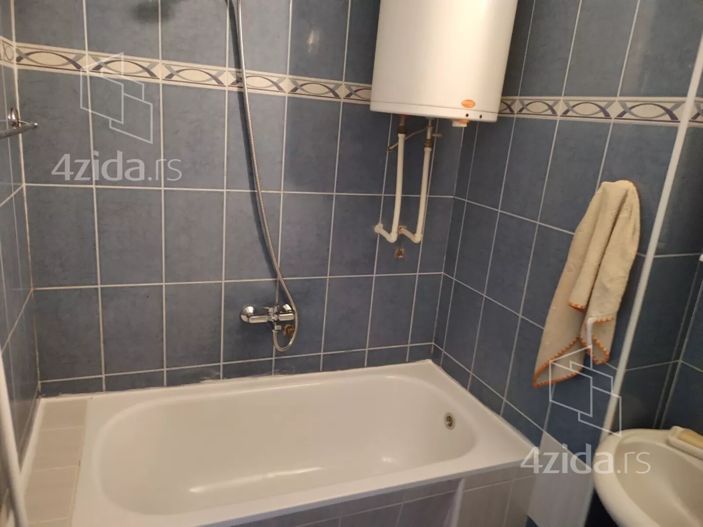 Troiposoban stan | 4zida