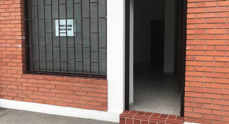 Lokal | 4zida