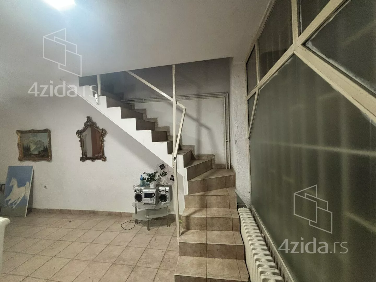 Lokal | 4zida