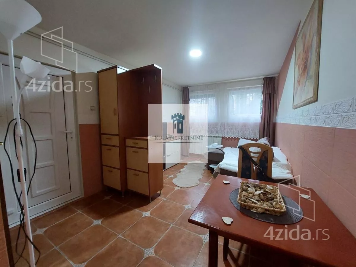 Garsonjera | 4zida