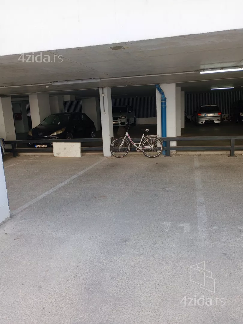 Parking | 4zida