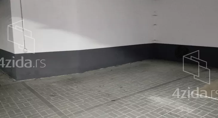 Parking | 4zida