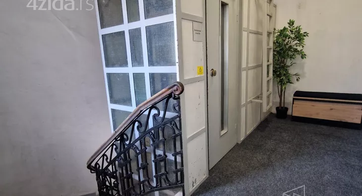 Devetosoban stan | 4zida