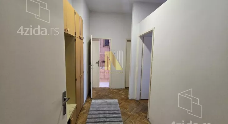 Četvoroiposoban stan | 4zida