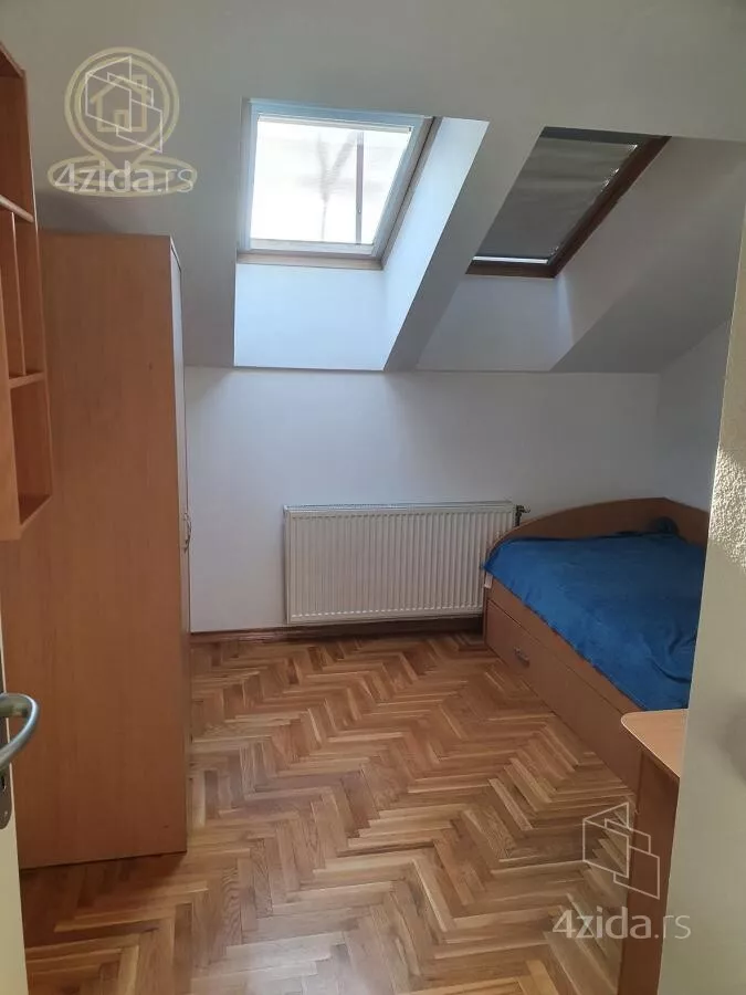 Petosoban stan | 4zida