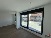 Šestosoban stan | 4zida