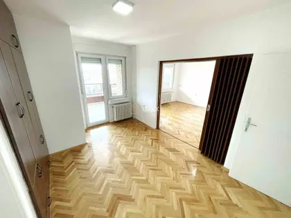 Ekonomski/Pravni Fakultet | 4zida.rs