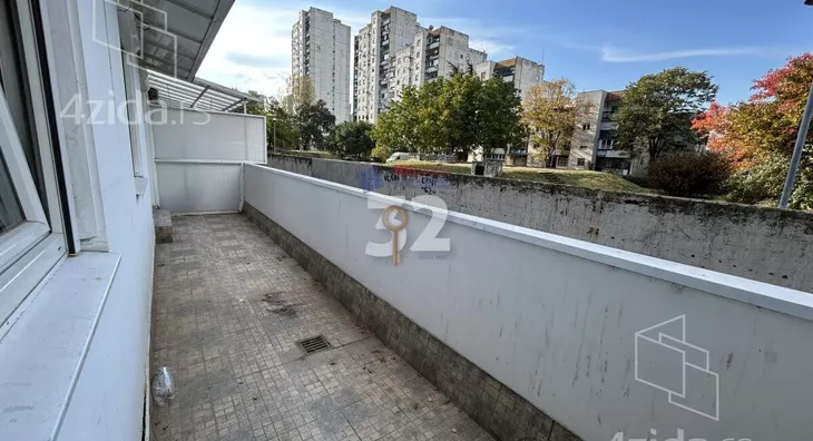 Četvoroiposoban stan | 4zida