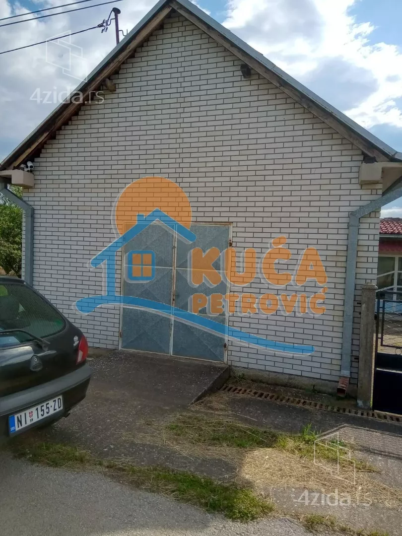 Lokal | 4zida