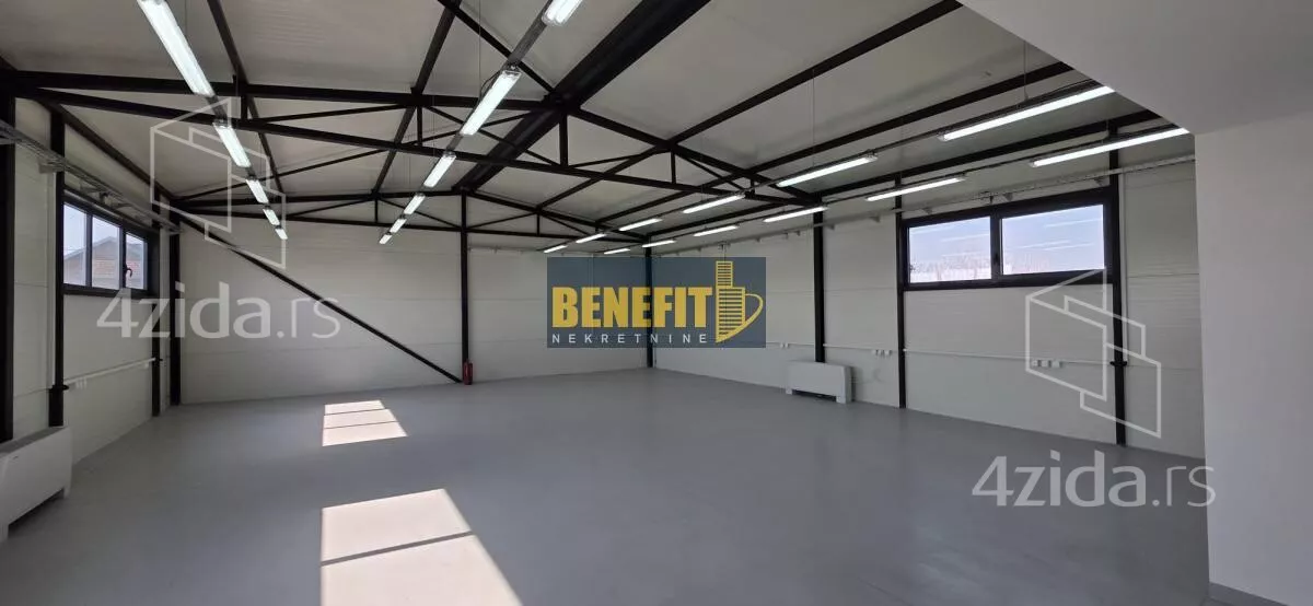 Poslovna zgrada | 4zida