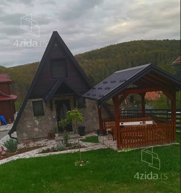 5-etažna kuća | 4zida