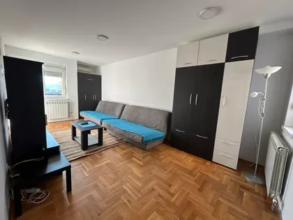 Braće Poljakovića 23 | 4zida.rs