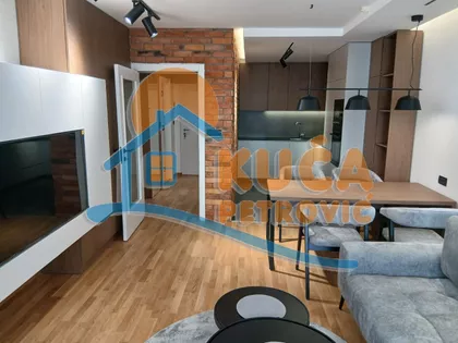 Cara Dušana | 4zida.rs