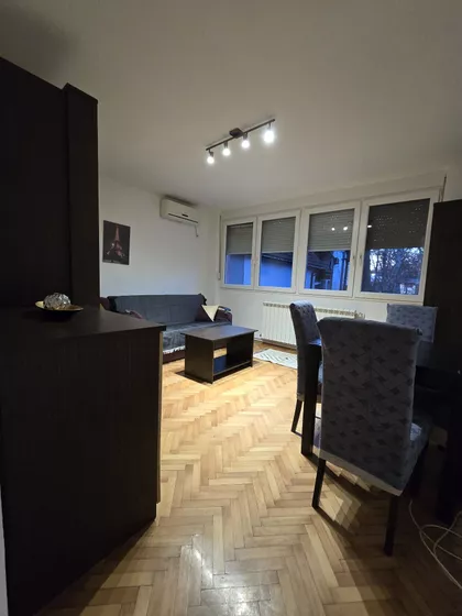 Nikšićka 2 | 4zida.rs