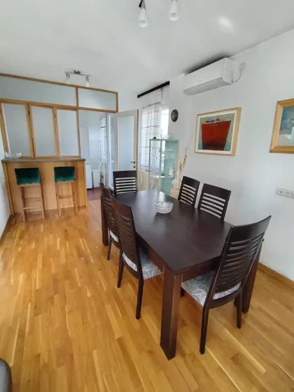 Makenzijeva | 4zida.rs