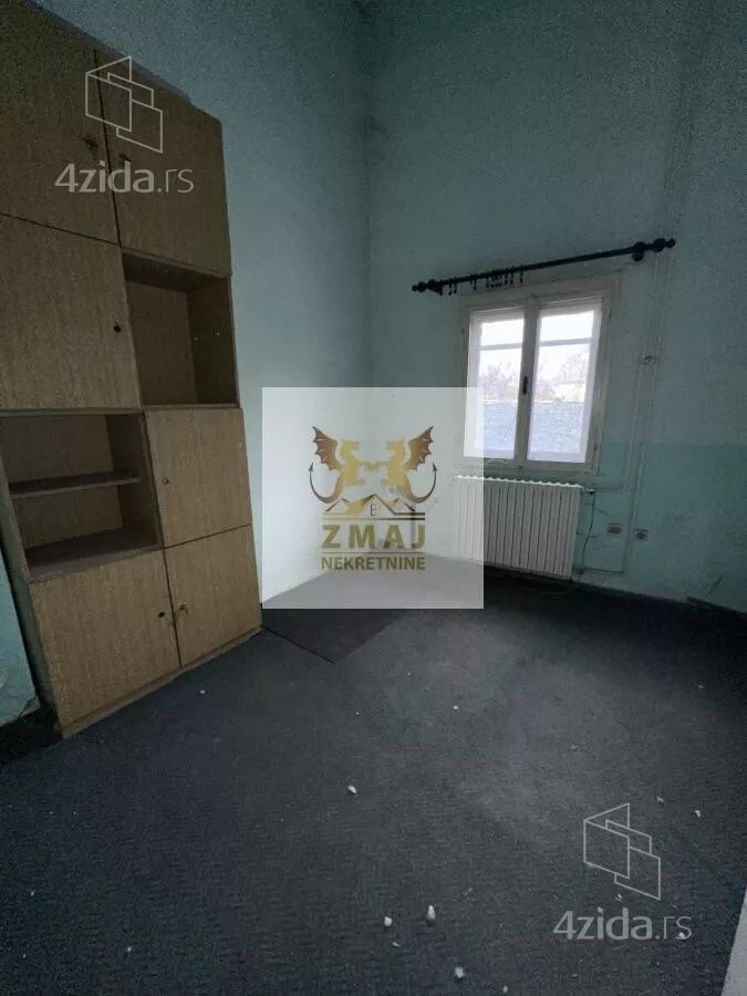 Poslovna zgrada | 4zida