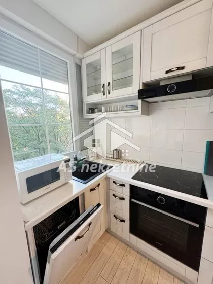 Crveni Krst Vračar | 4zida.rs