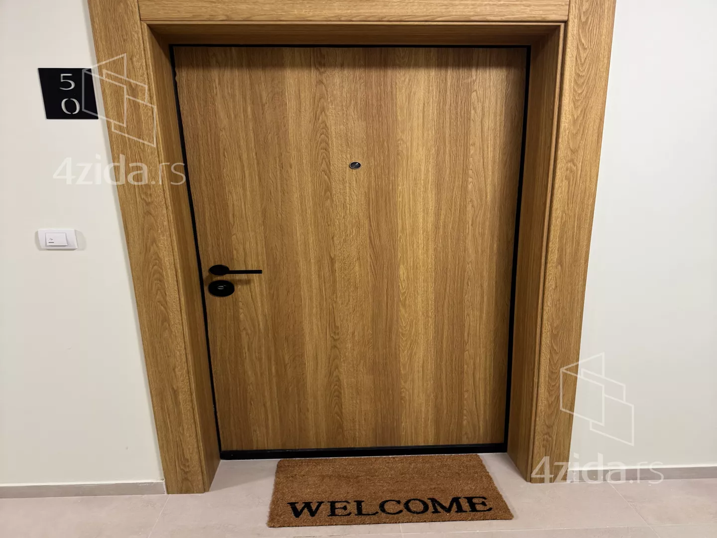 Jednoiposoban stan | 4zida