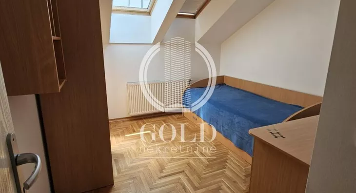 Šestosoban stan | 4zida