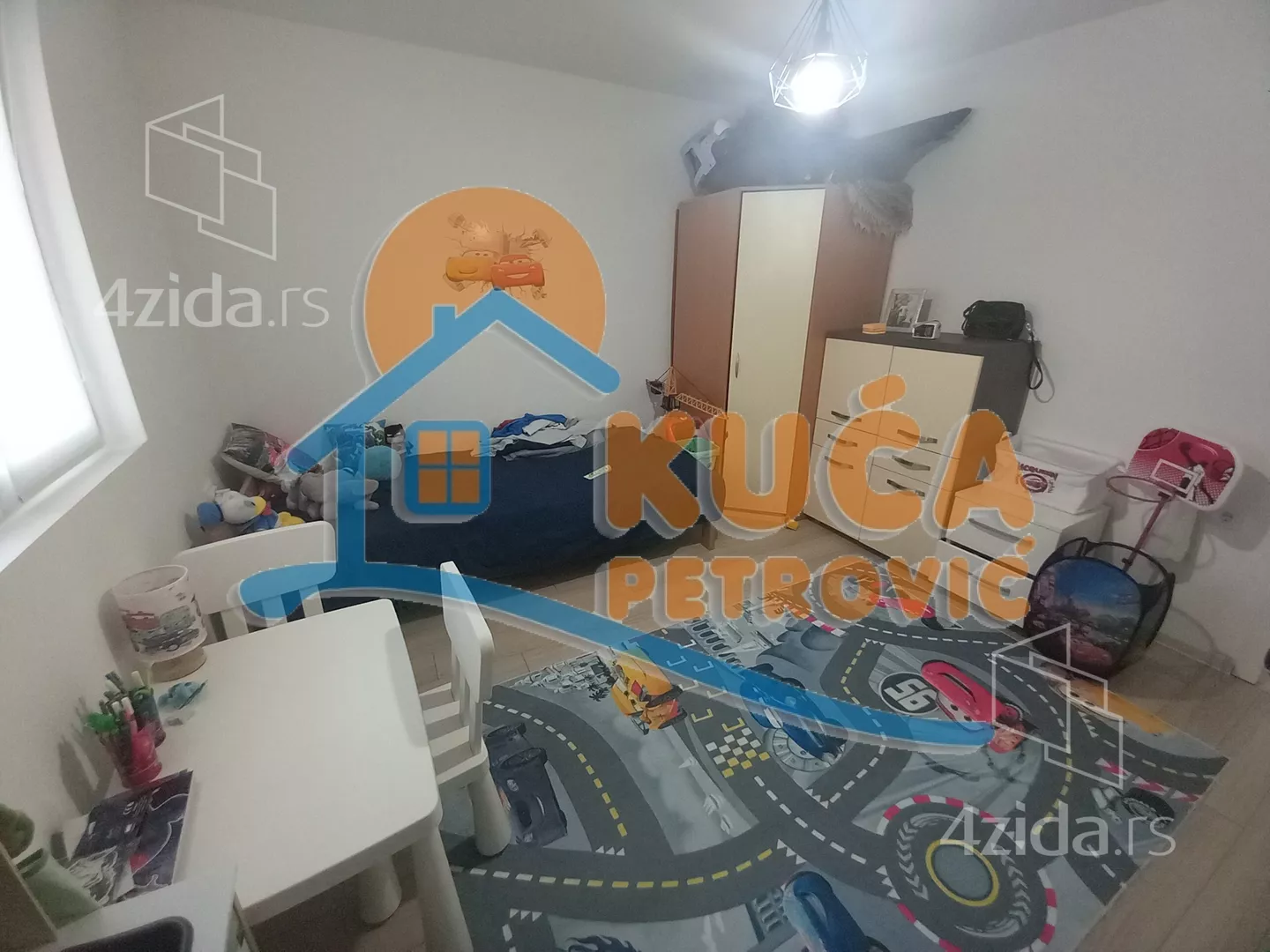 Četvorosoban stan | 4zida