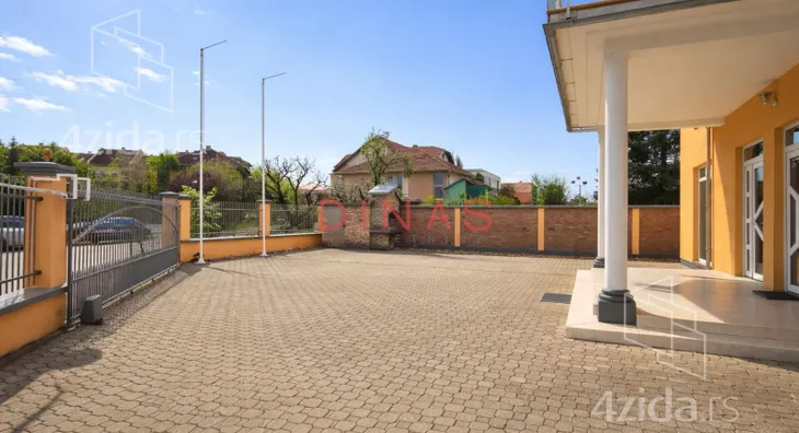 Poslovni prostor | 4zida