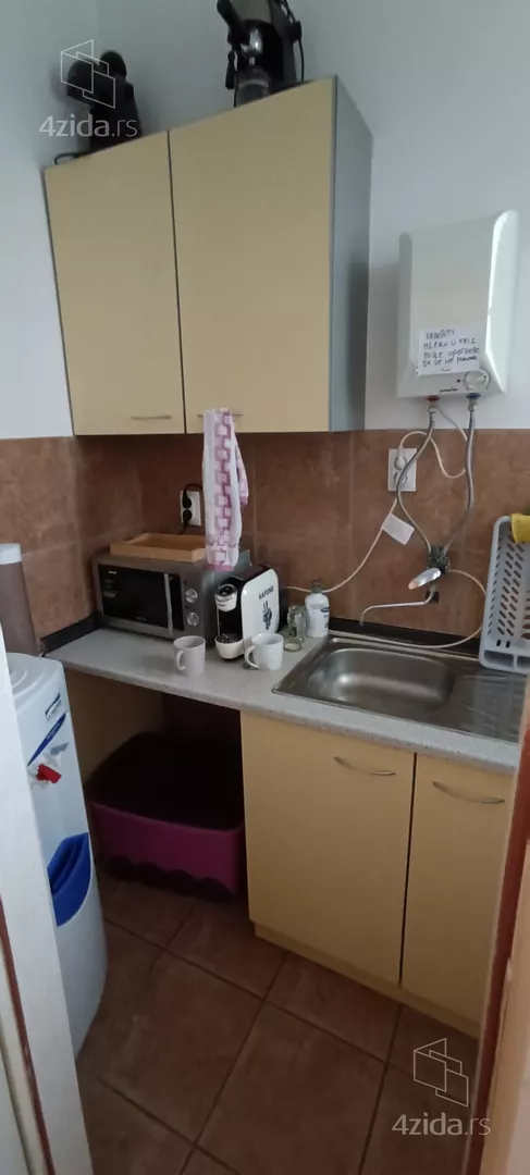 Šestosoban stan | 4zida