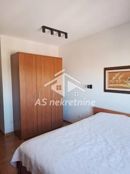 Crveni Krst Vračar | 4zida.rs