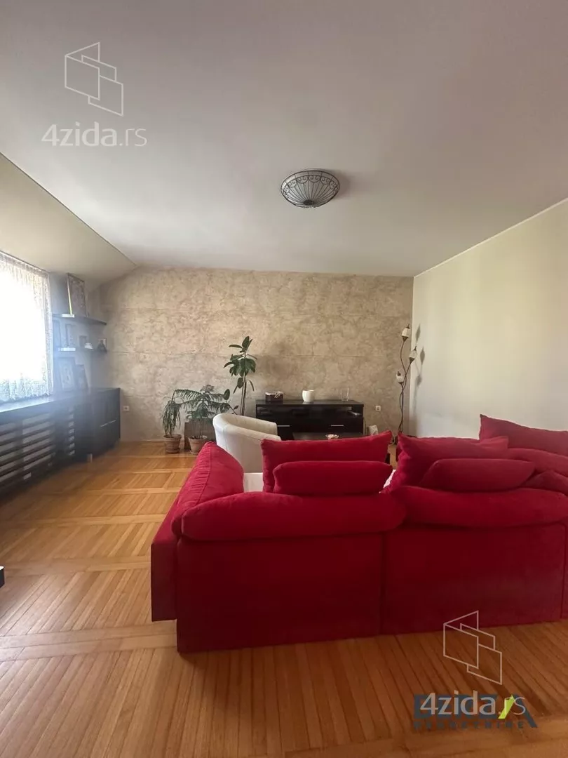 Petosoban stan | 4zida