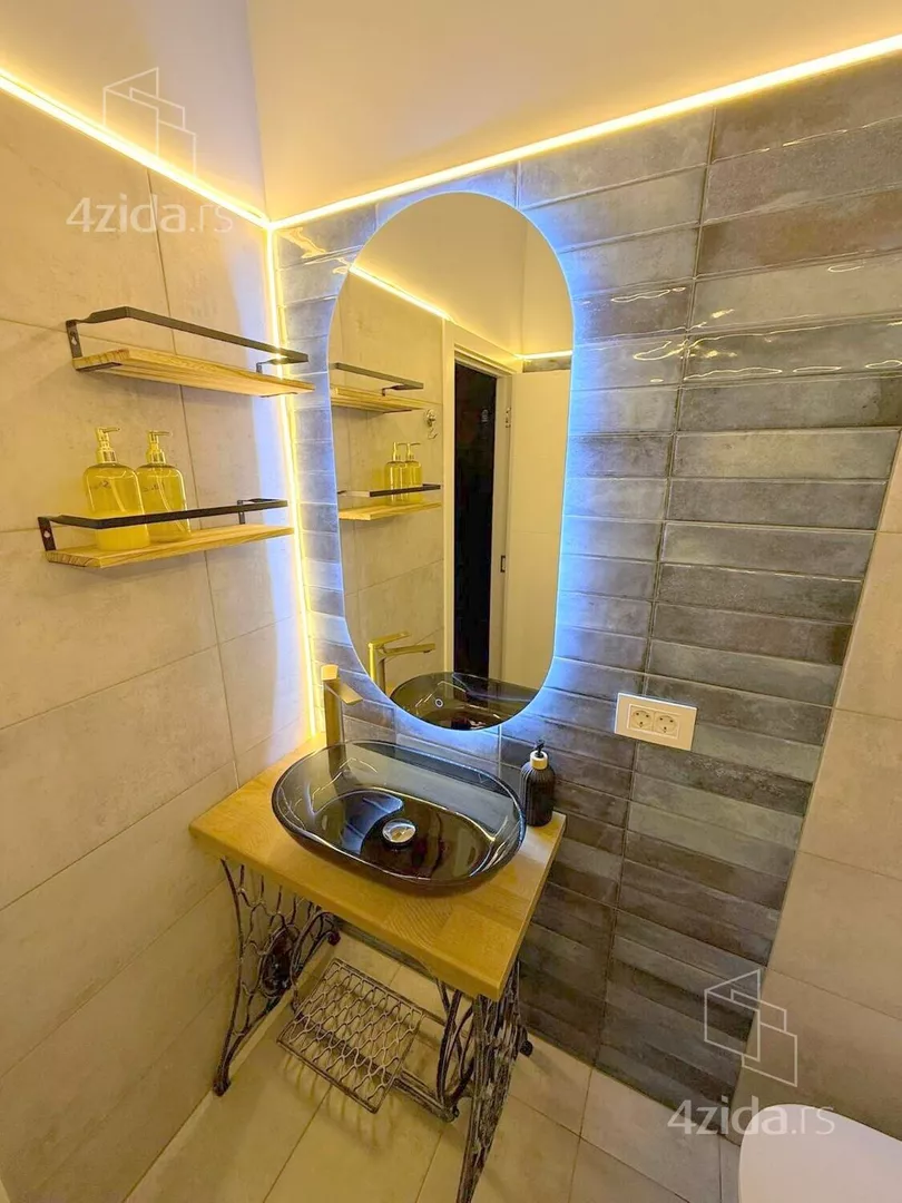 Četvoroiposoban stan | 4zida