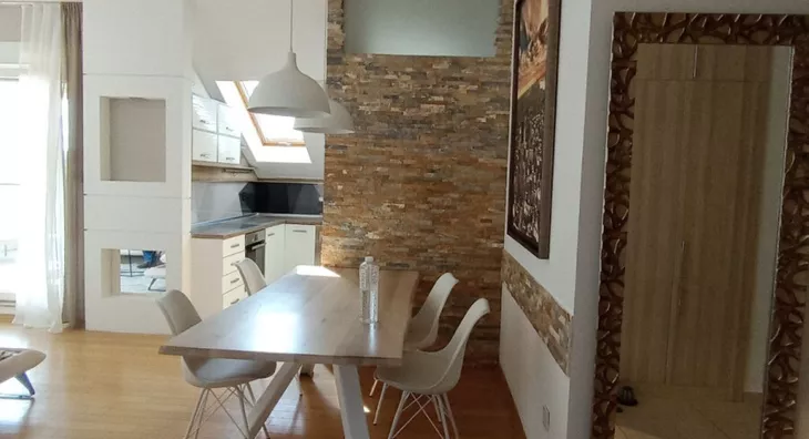 Četvoroiposoban stan | 4zida